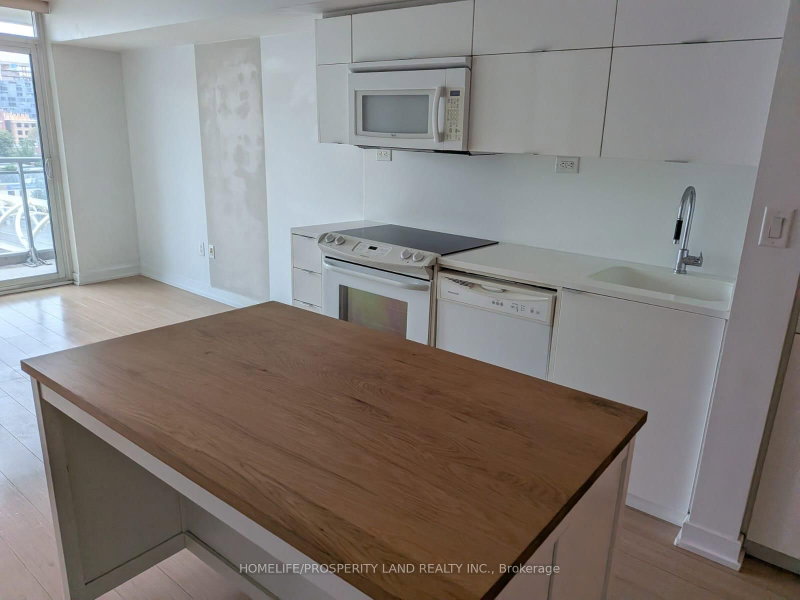 717 - 151 Dan Leckie Way