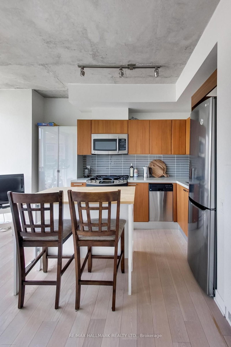 317 - 318 King Street E