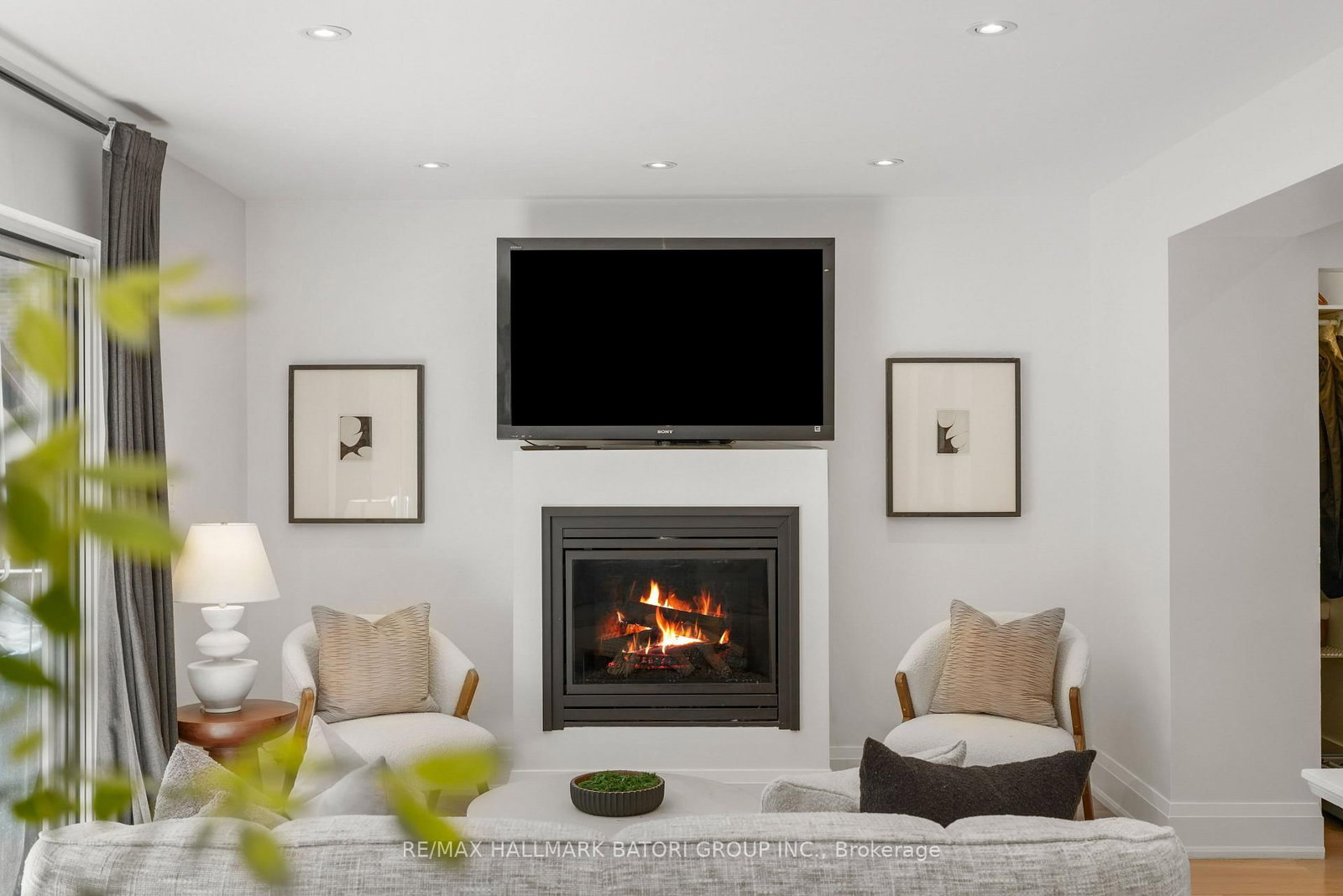 555 Castlefield Avenue • Toronto, ON photo 10