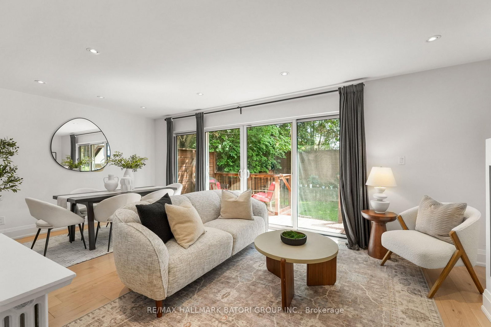 555 Castlefield Avenue • Toronto, ON photo 12