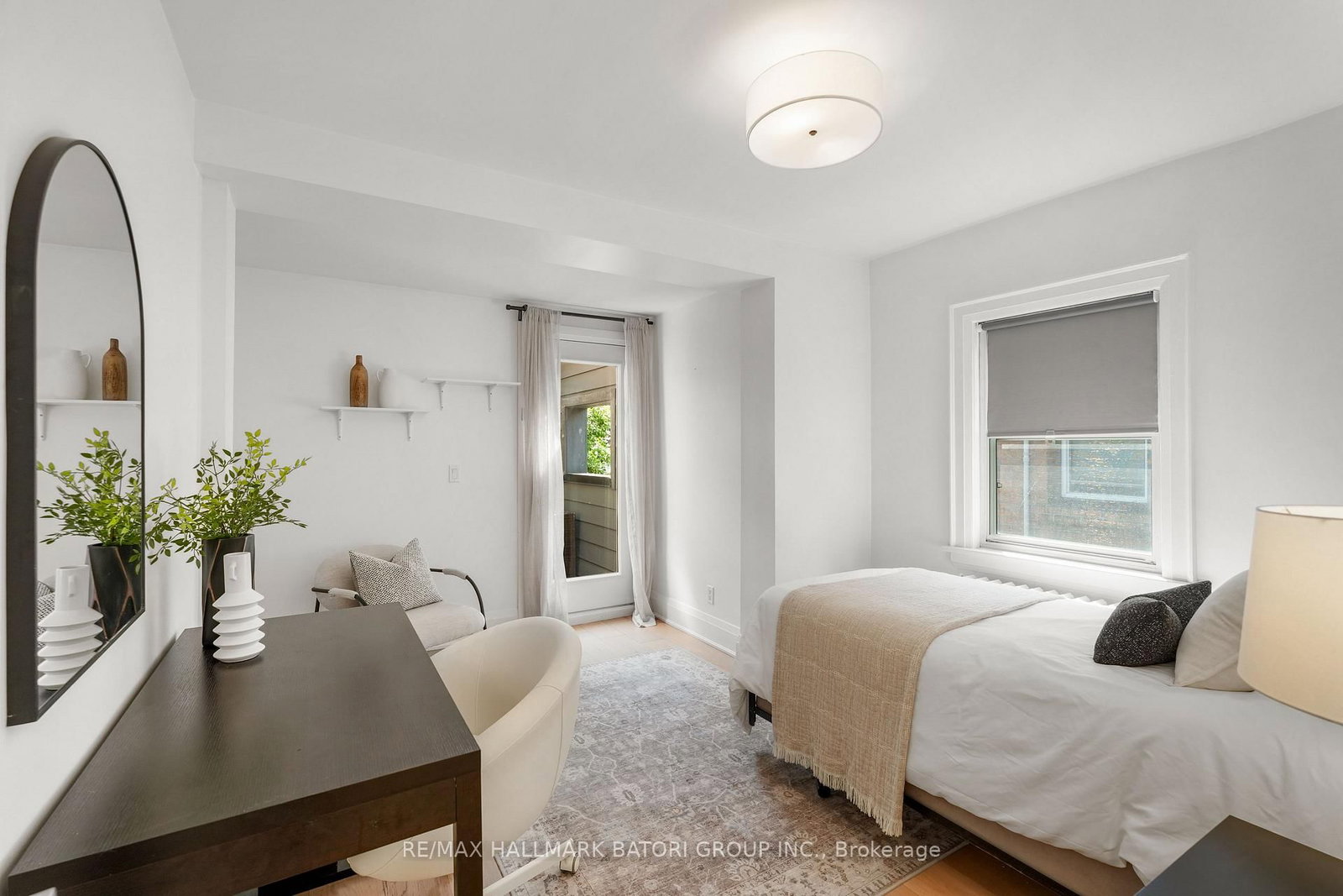 555 Castlefield Avenue • Toronto, ON photo 19