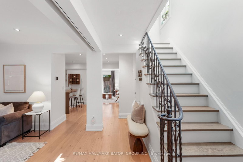 555 Castlefield Avenue