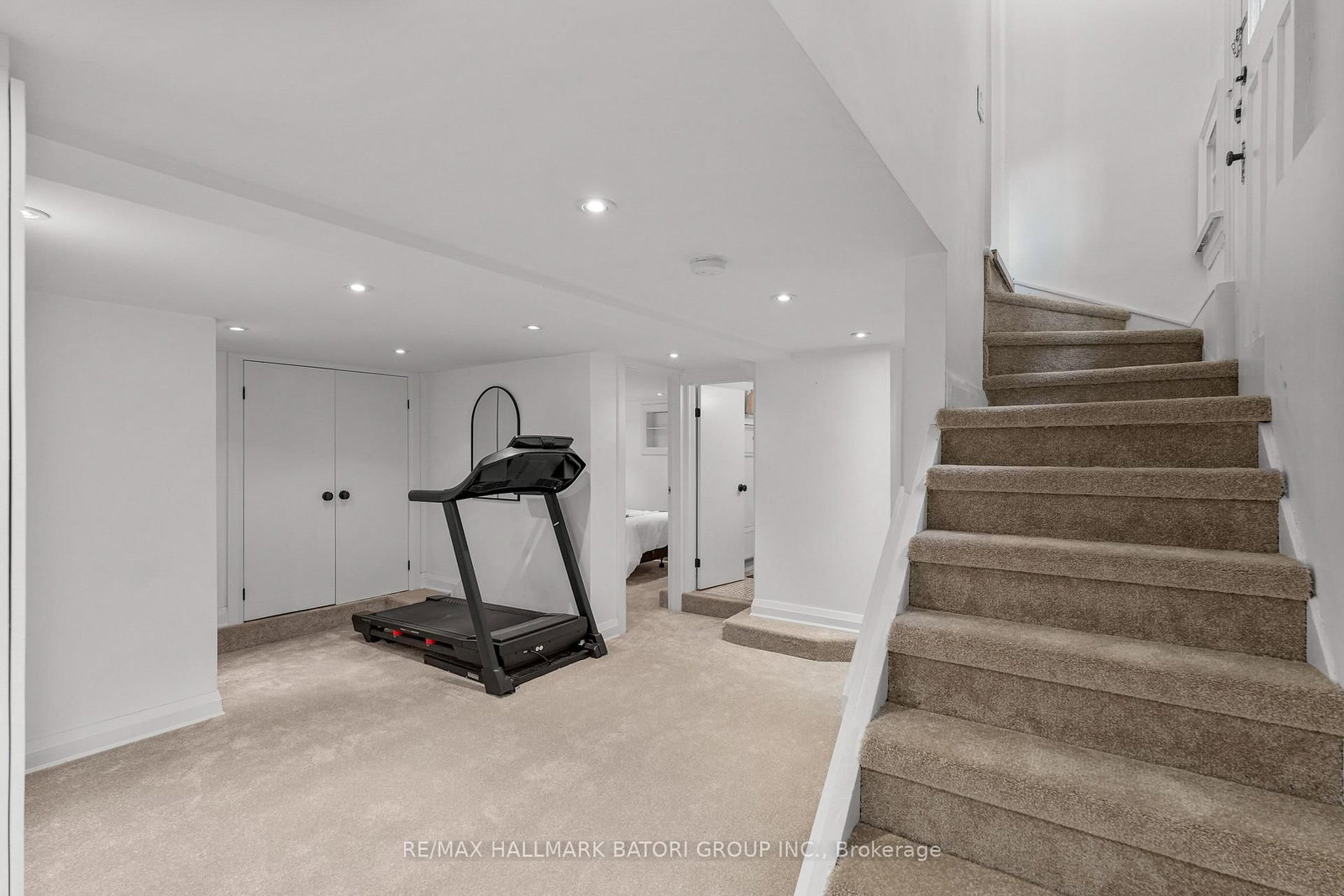 555 Castlefield Avenue • Toronto, ON photo 26