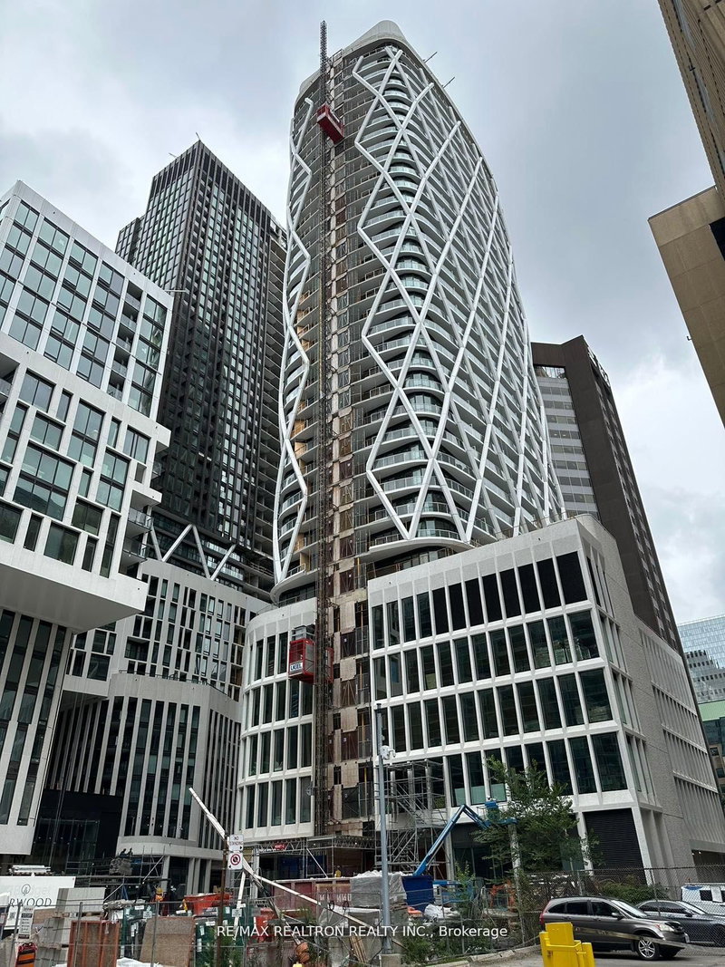 926 - 230 Simcoe Street
