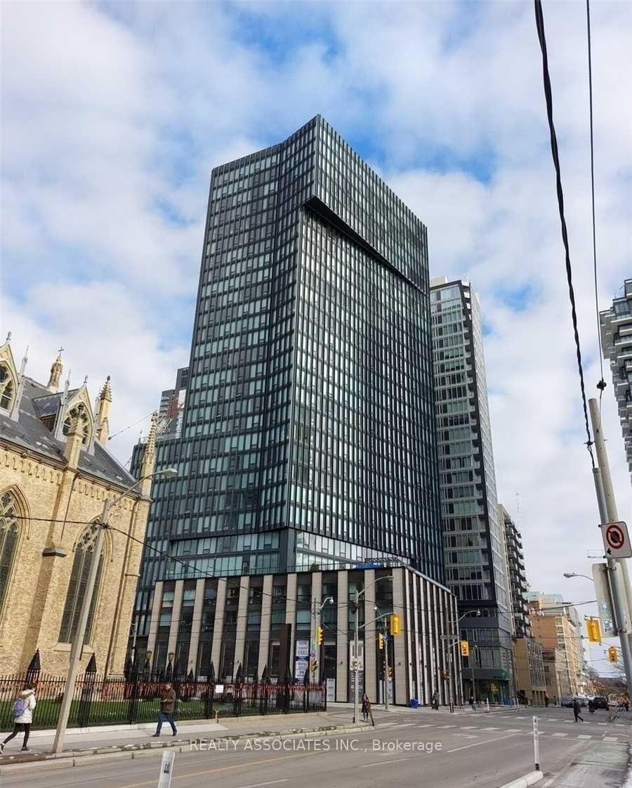 3006 - 60 Shuter Street