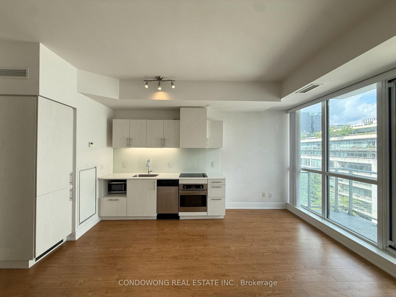 804 - 508 Wellington Street W
