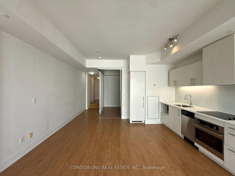 804 - 508 Wellington Street W