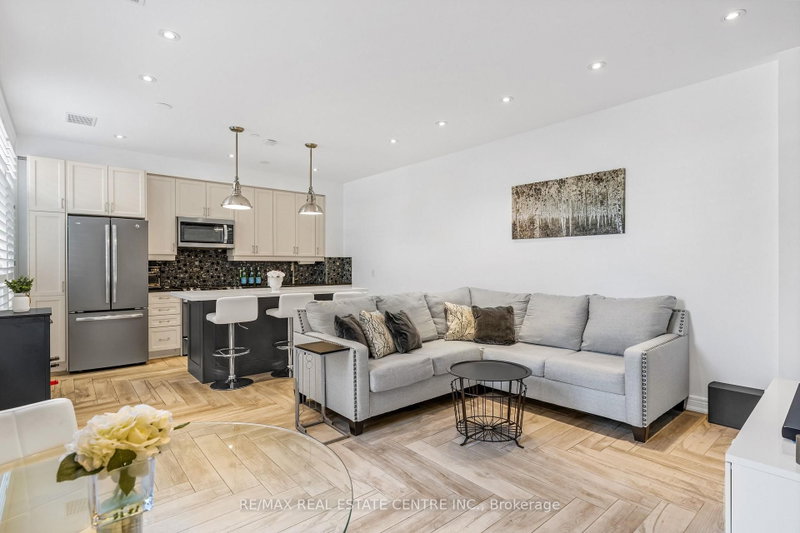 113 - 701 Sheppard Avenue W
