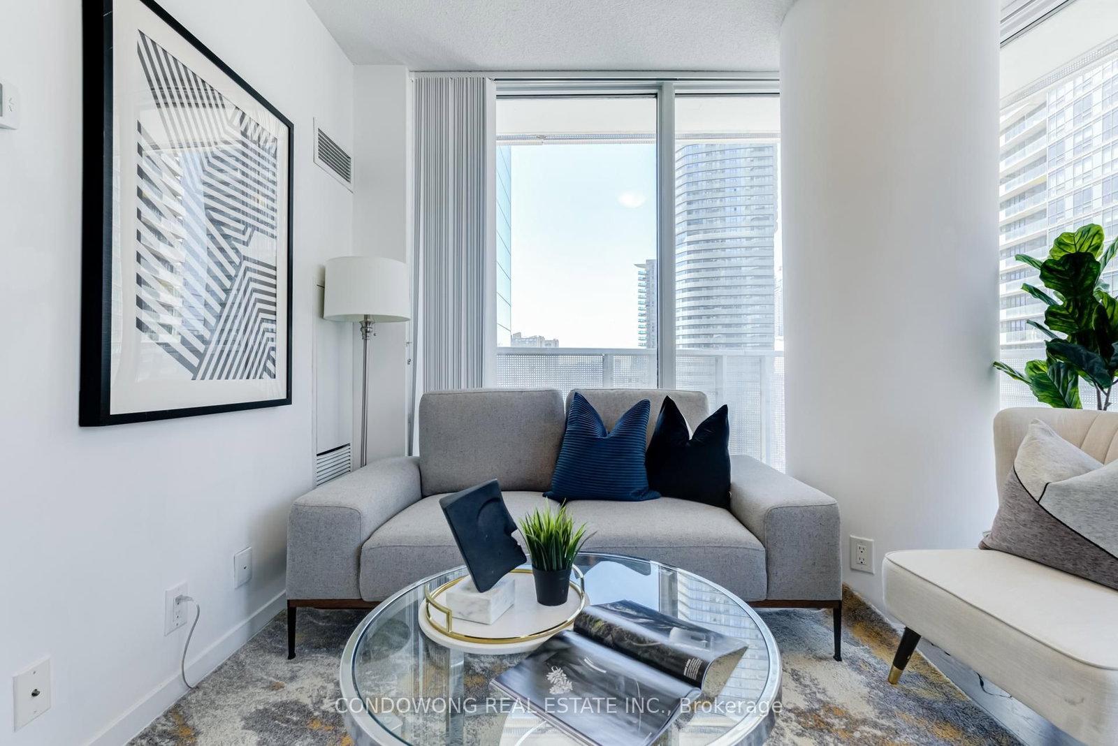 100 Harbour Street • #1702 • Toronto, ON photo 6