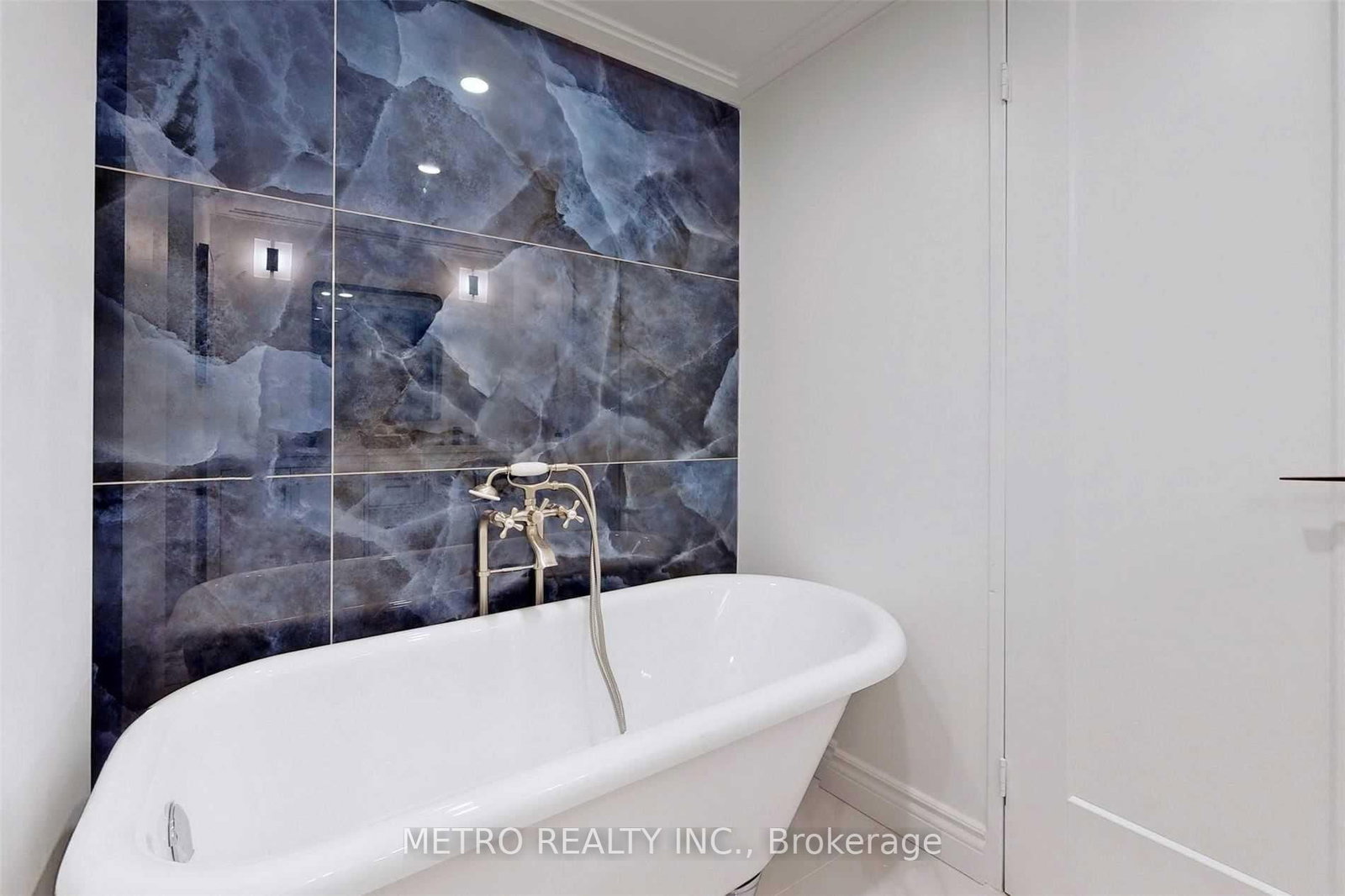 90 Fisherville Road • #406 • Toronto, ON photo 21