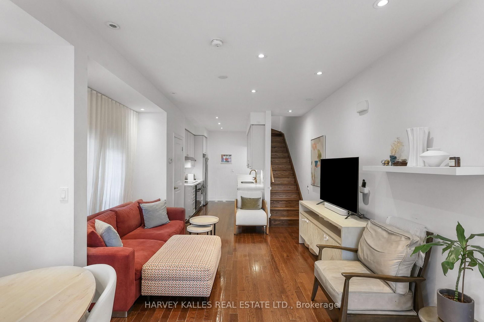 Listing Image 5