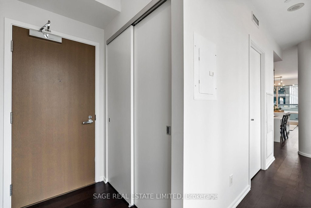 510 - 1 Bloor Street E 2