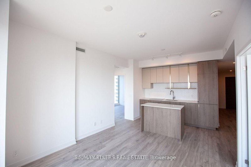 1704 - 15 Holmes Avenue
