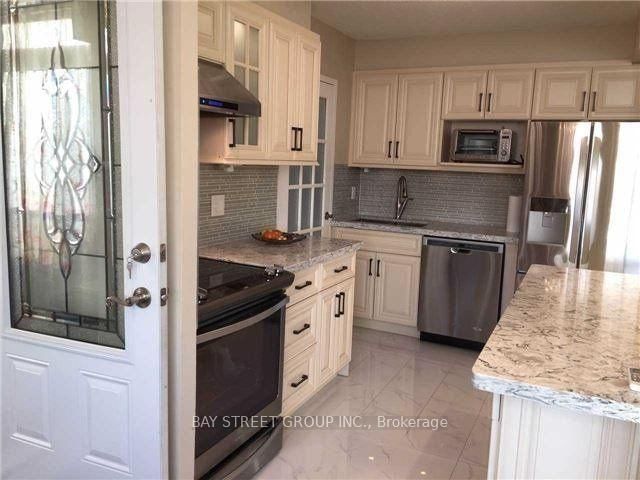 5 Parkway Forest Dr photo 4