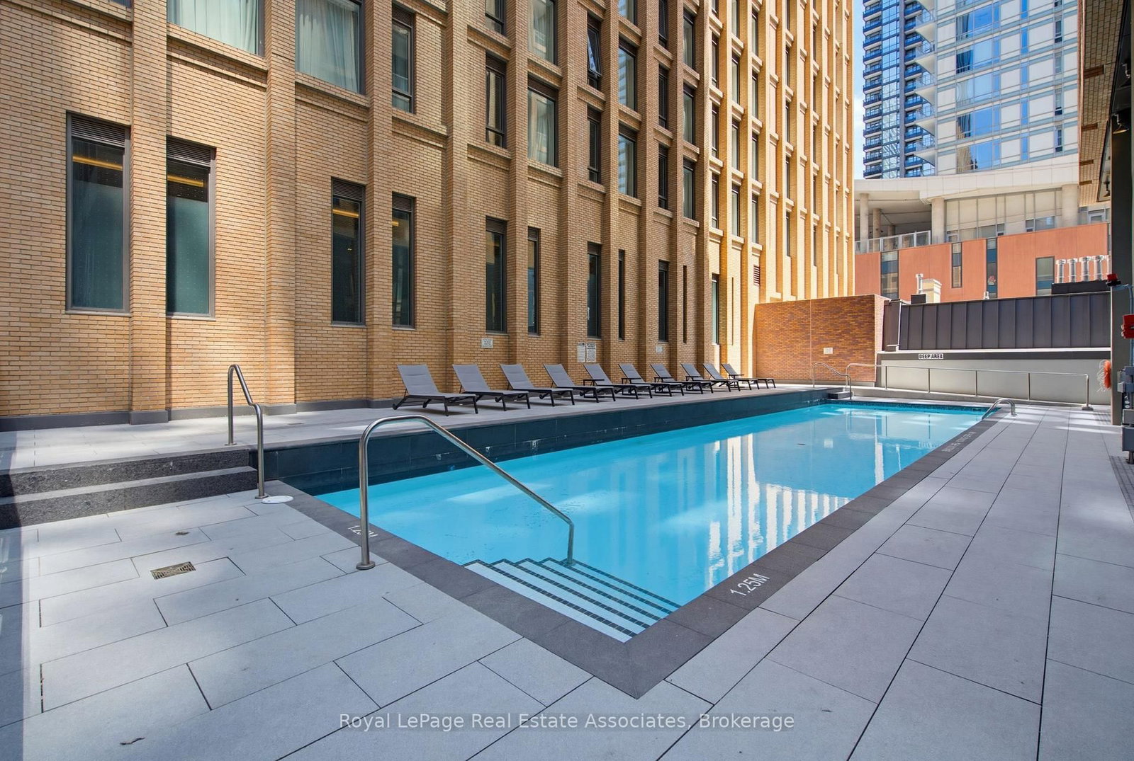 8 Widmer Street • #2403 • Toronto, ON photo 16