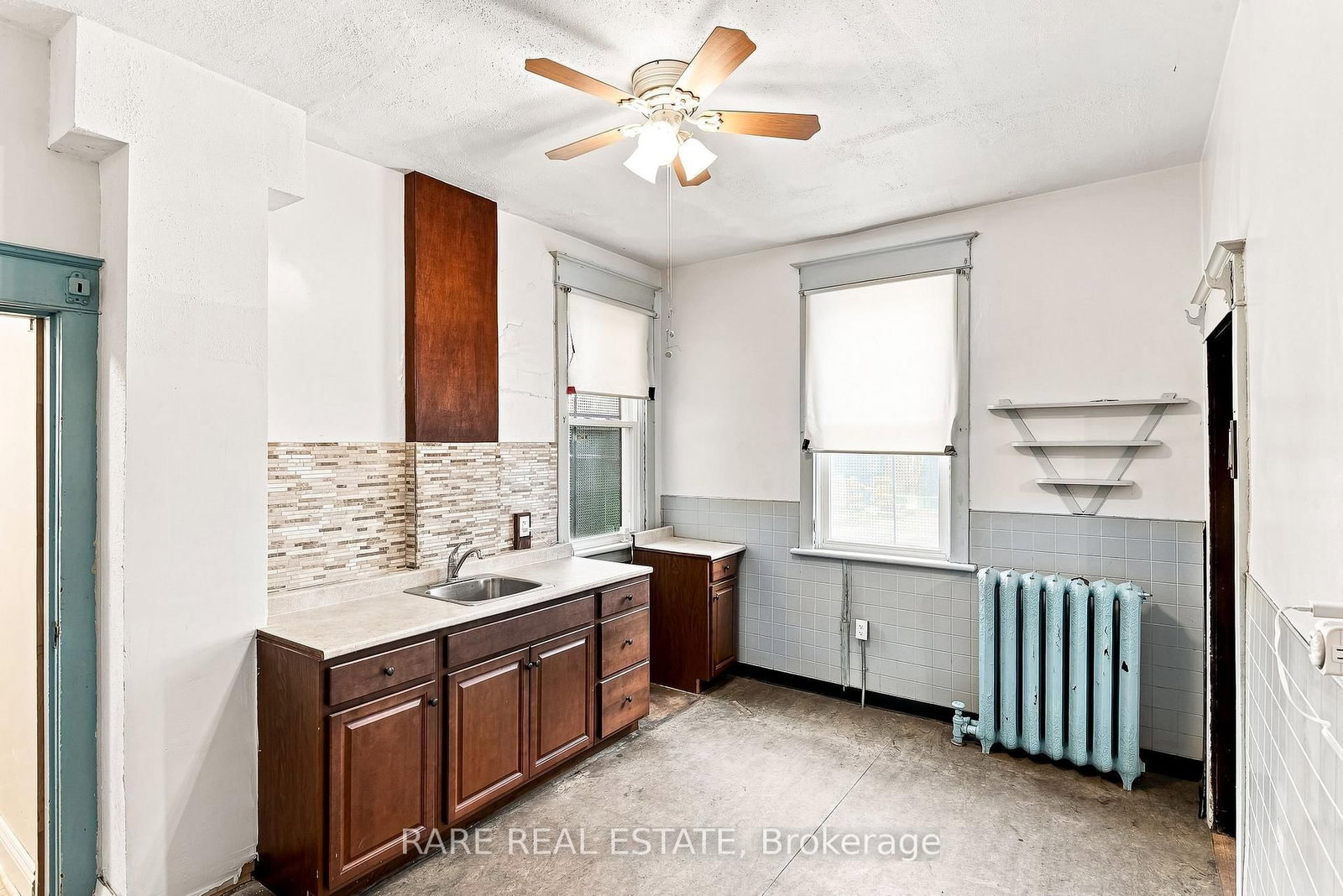 198 1/2 Carlton Street • Toronto, ON photo 12