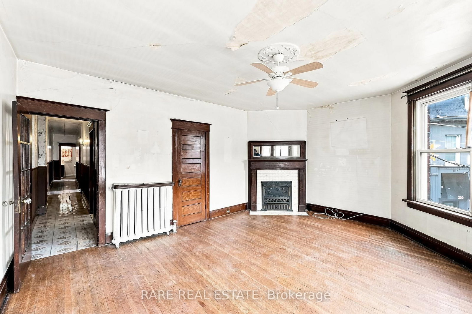 198 1/2 Carlton Street • Toronto, ON photo 27