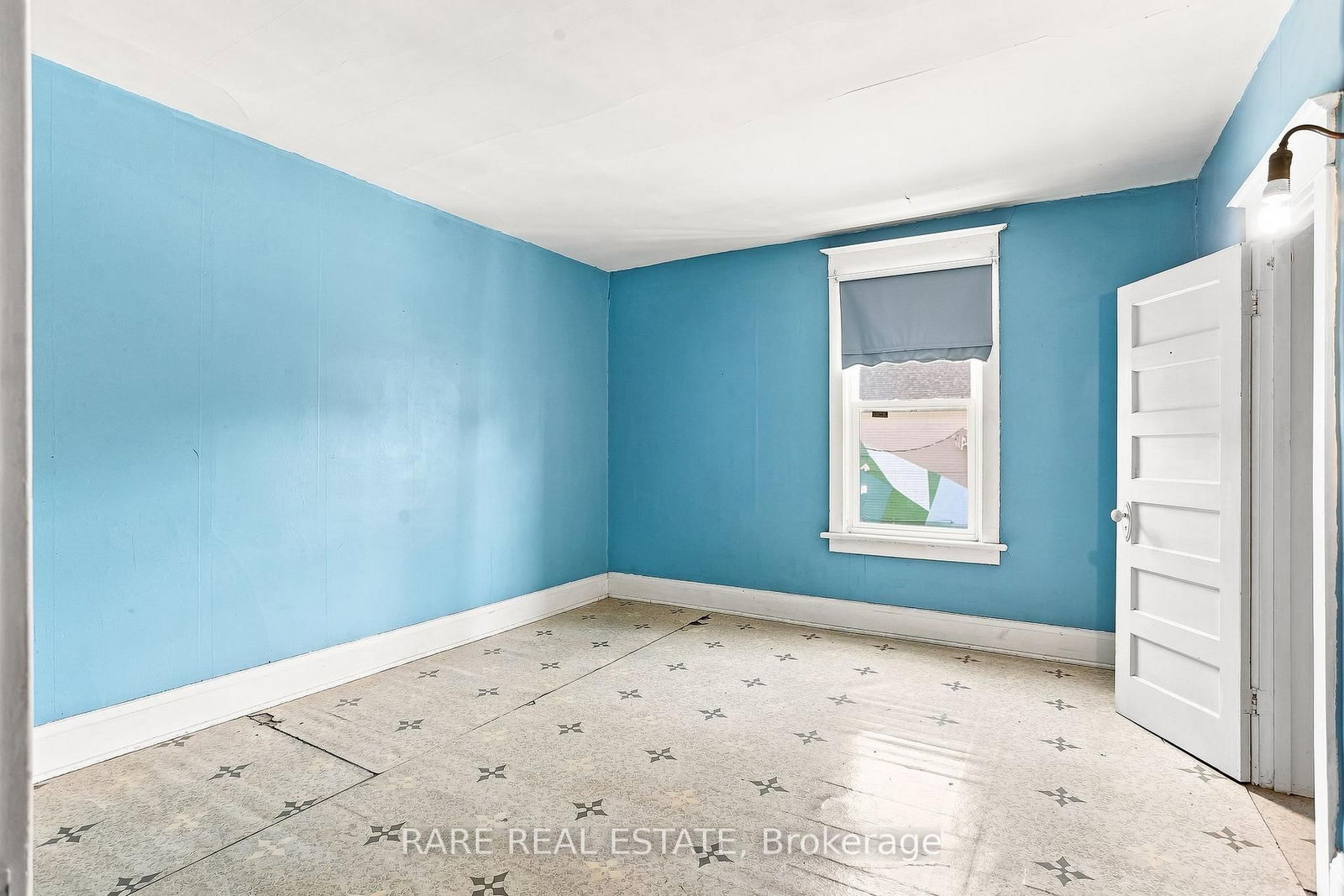 198 1/2 Carlton Street • Toronto, ON photo 31