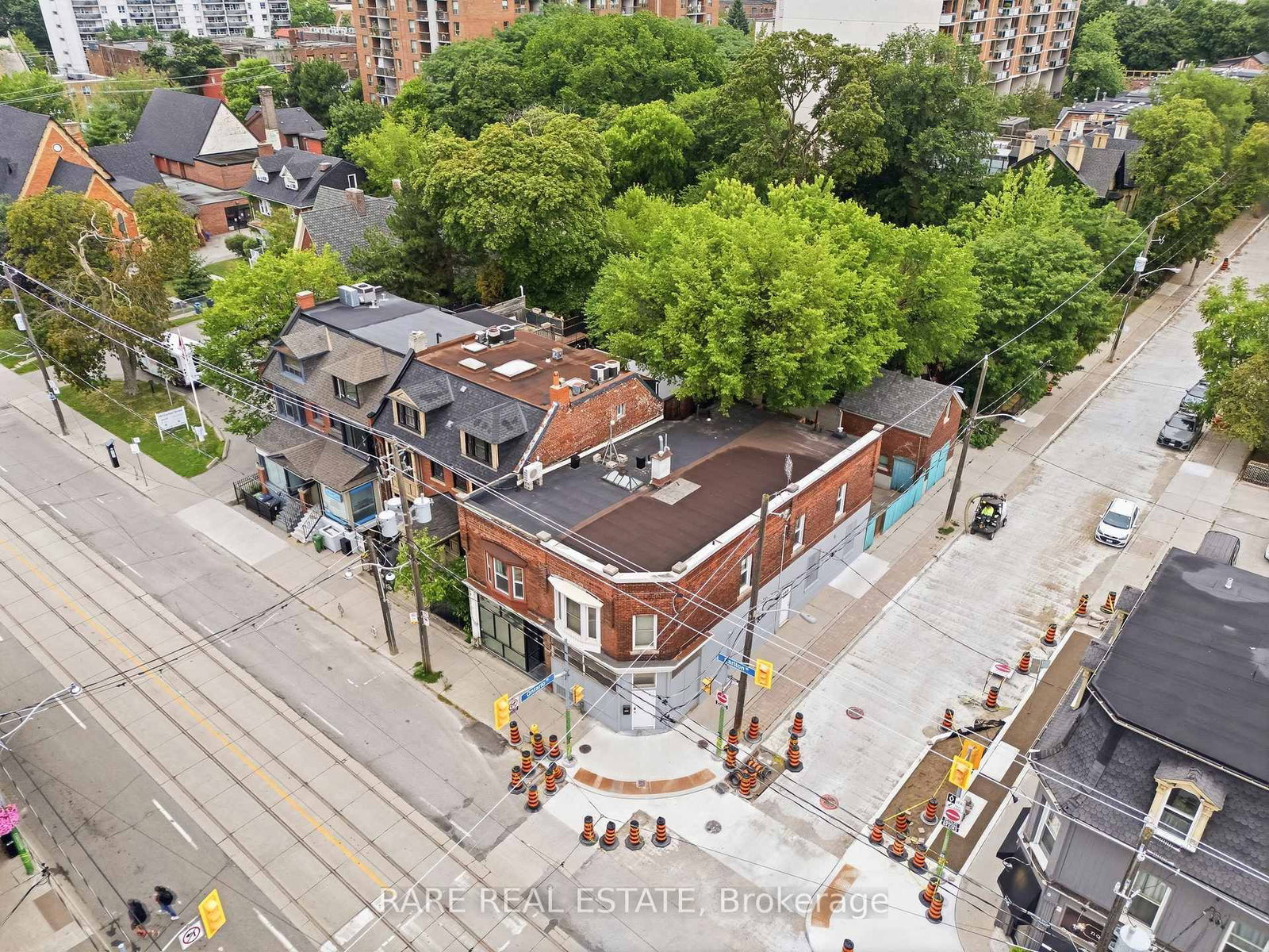 198 1/2 Carlton Street • Toronto, ON photo 9