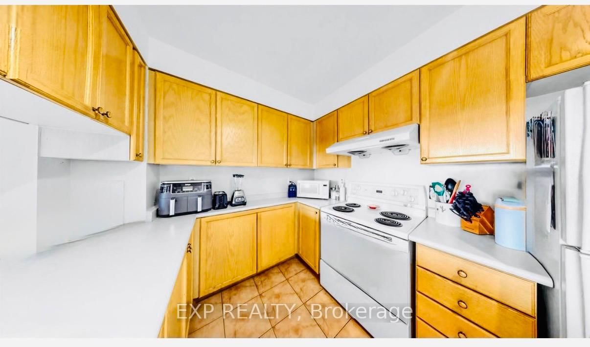 889 Bay Street • #607 • Toronto, ON photo 12