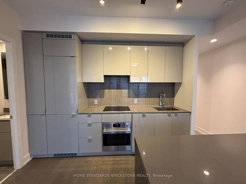 3912 - 7 Grenville Street