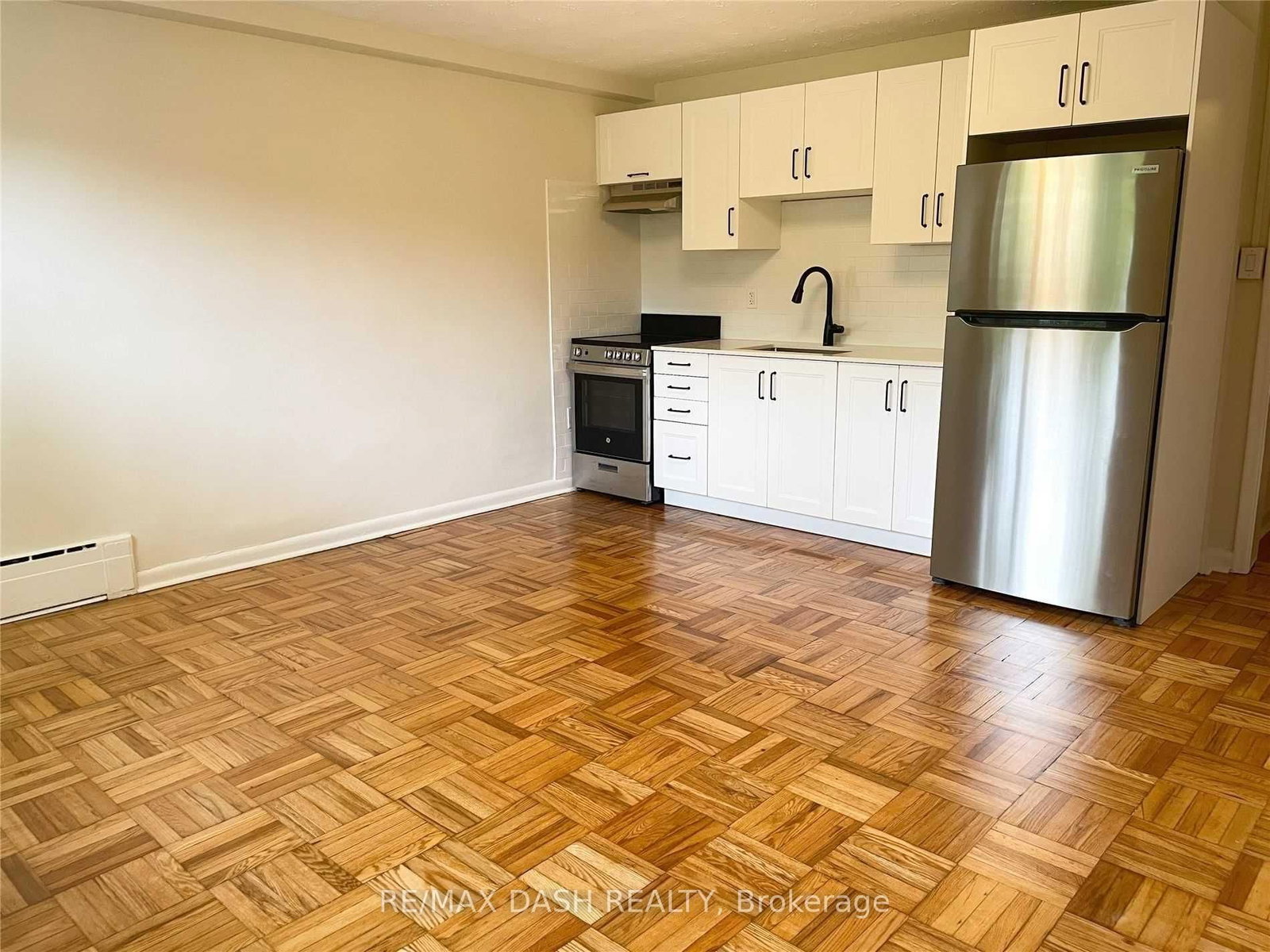 Lower - 79 Greensides Avenue, Toronto 4