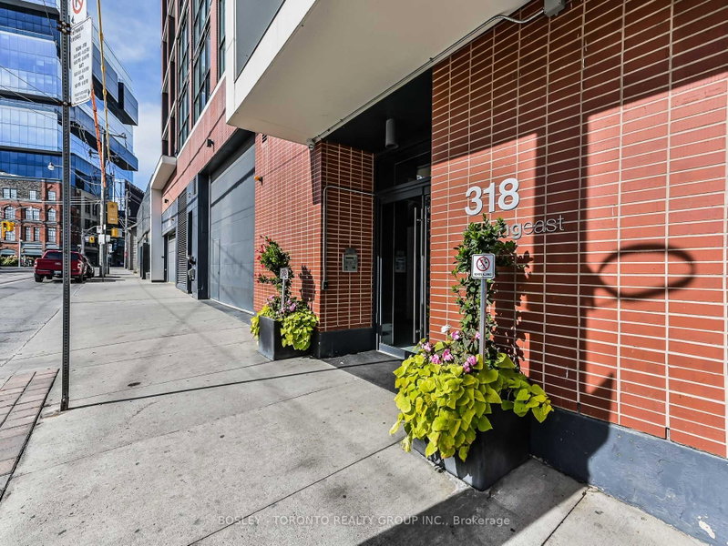 319 - 318 King Street E