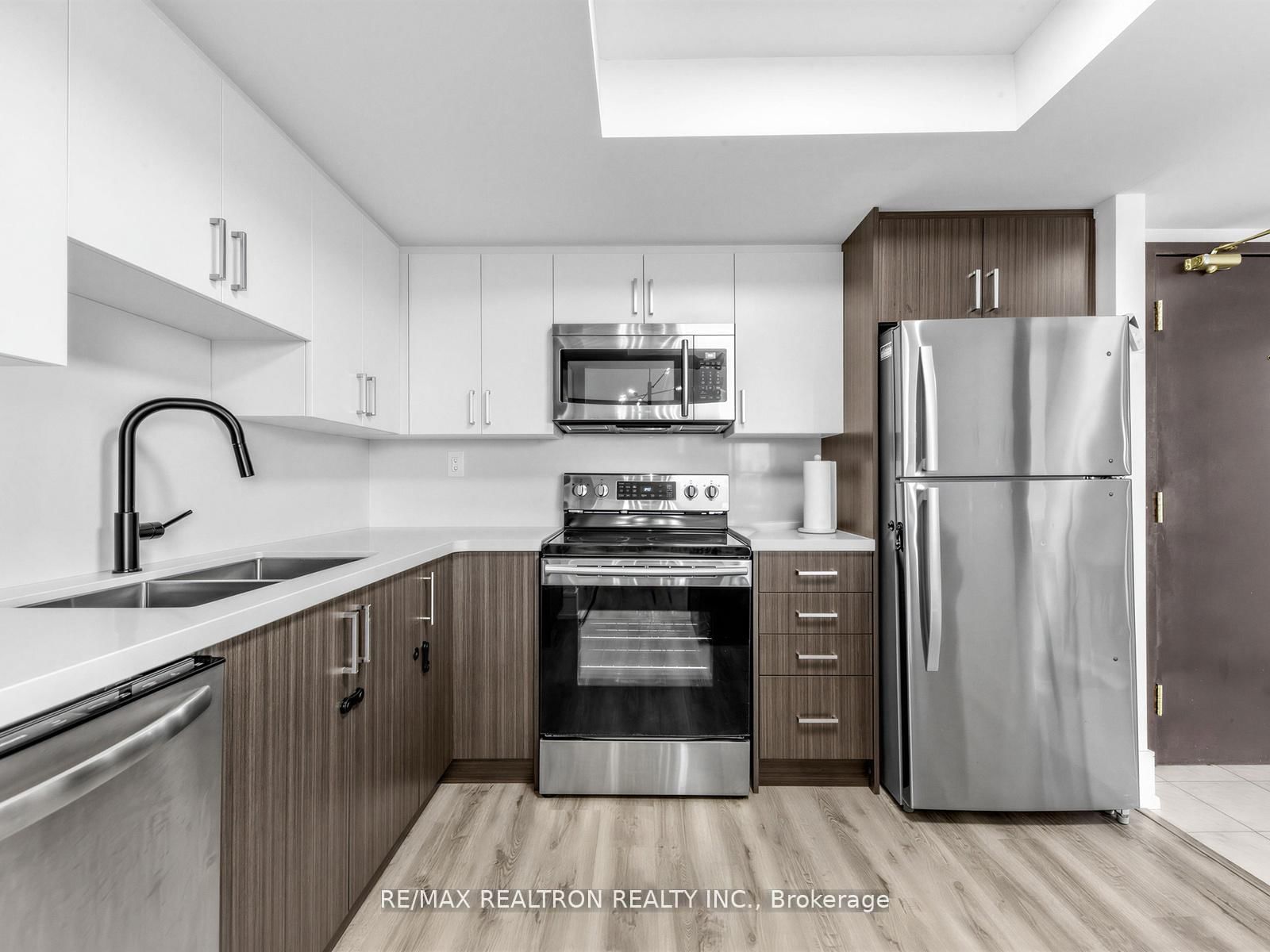 500 Glencairn Avenue • #503 • Toronto, ON photo 9