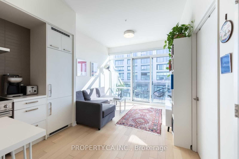 Ph S804 - 455 Front Street E