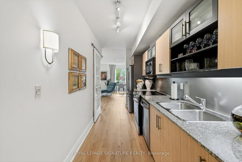 M07 - 350 Wellington Street W