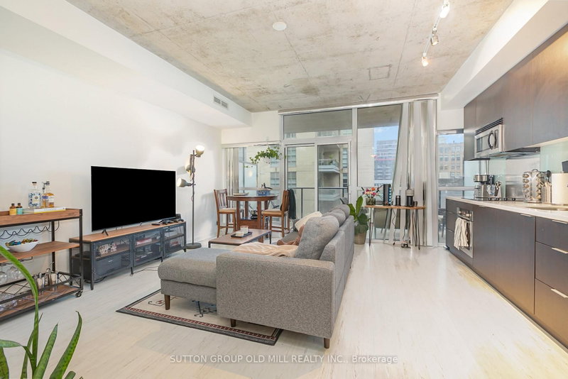704 - 478 King Street W