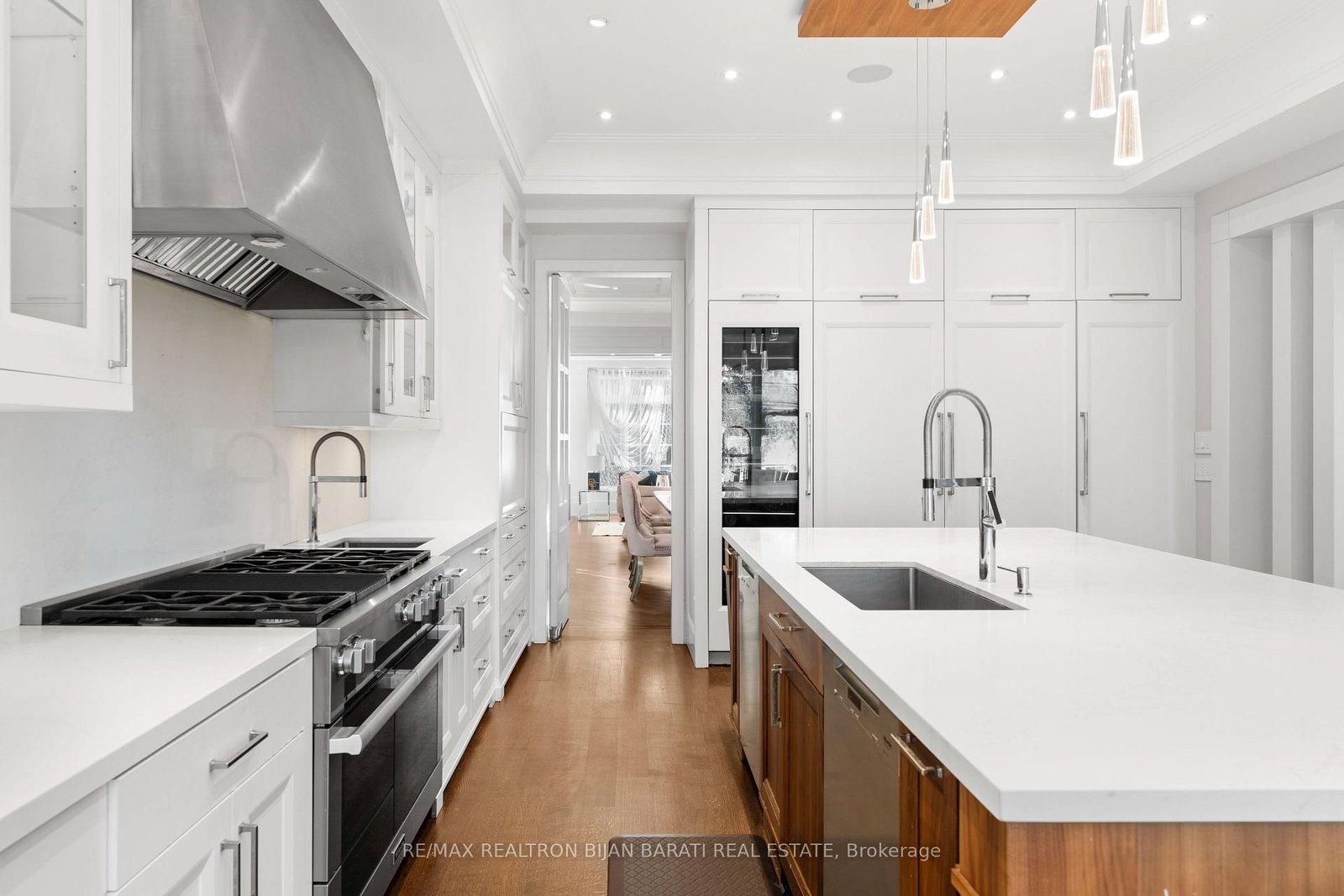 238 St Leonards Avenue • Toronto, ON photo 10