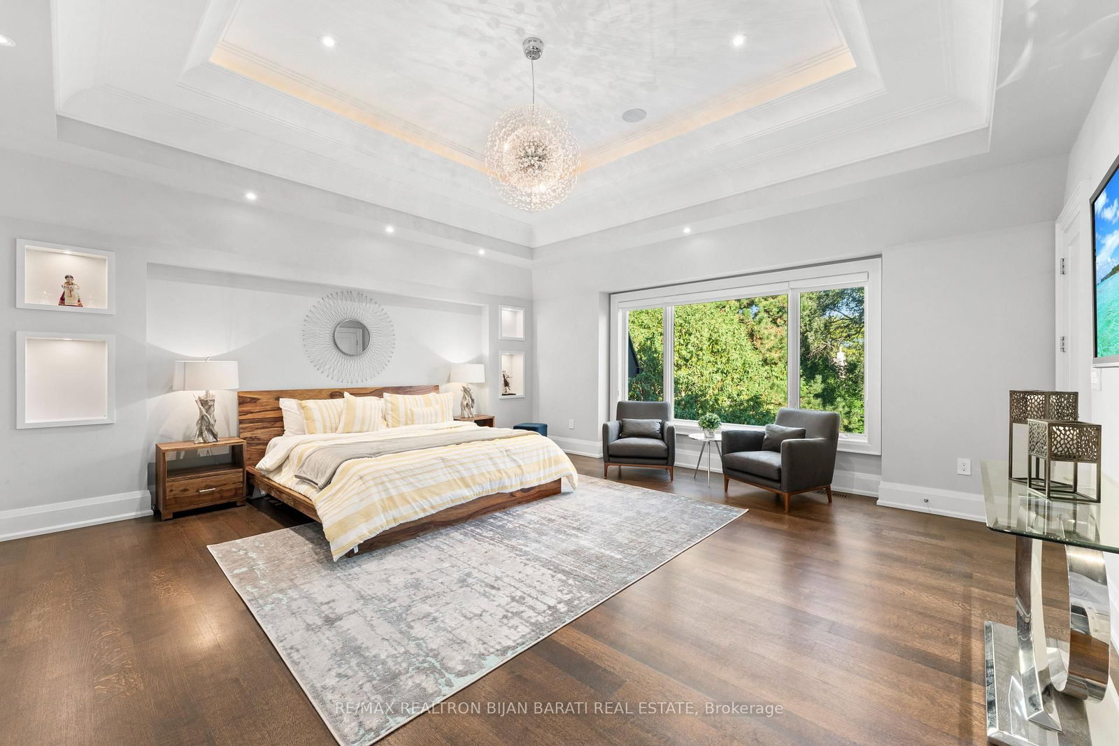 238 St Leonards Avenue • Toronto, ON photo 25