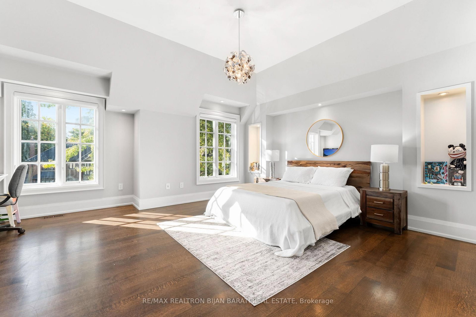 238 St Leonards Avenue • Toronto, ON photo 30