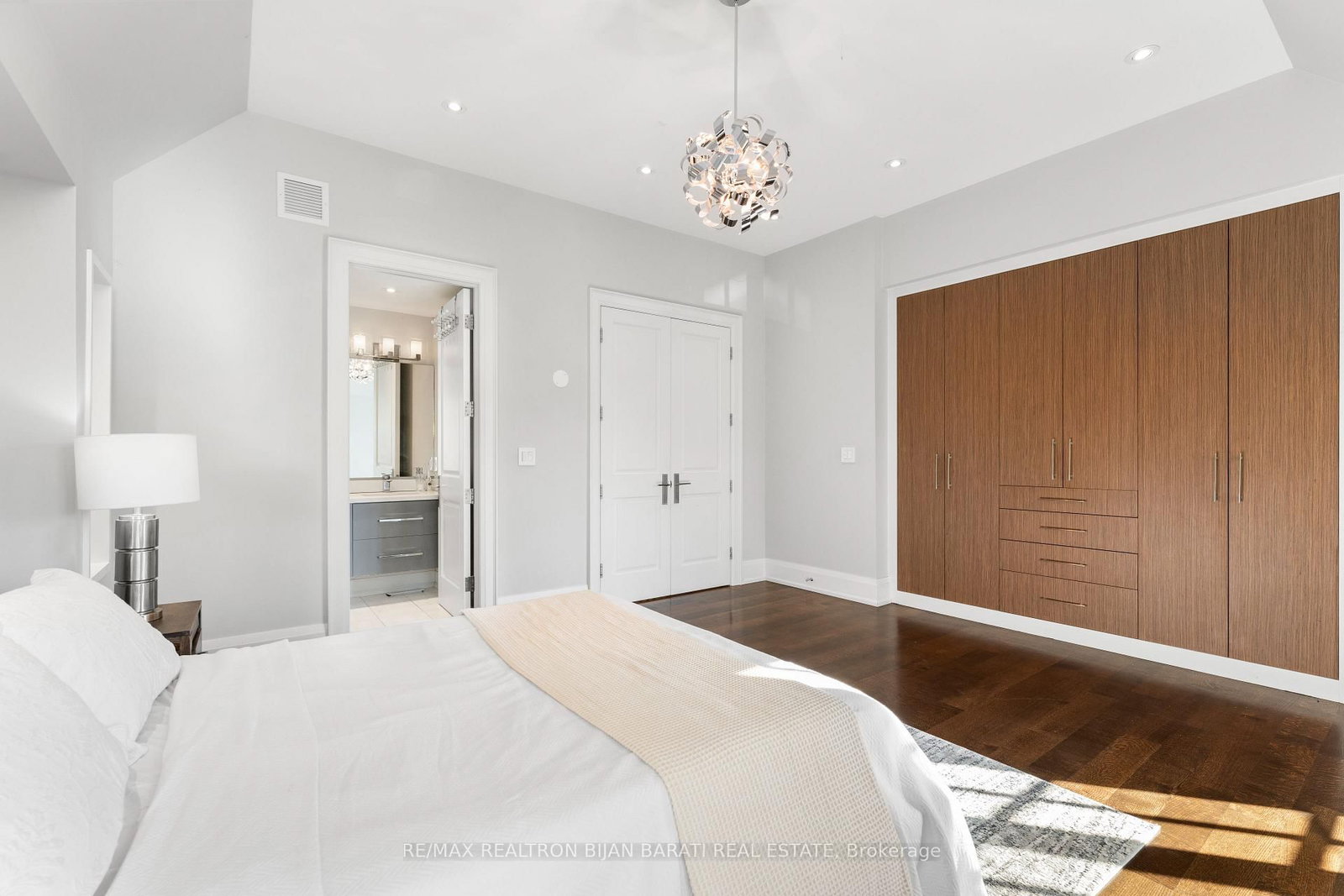 238 St Leonards Avenue • Toronto, ON photo 31