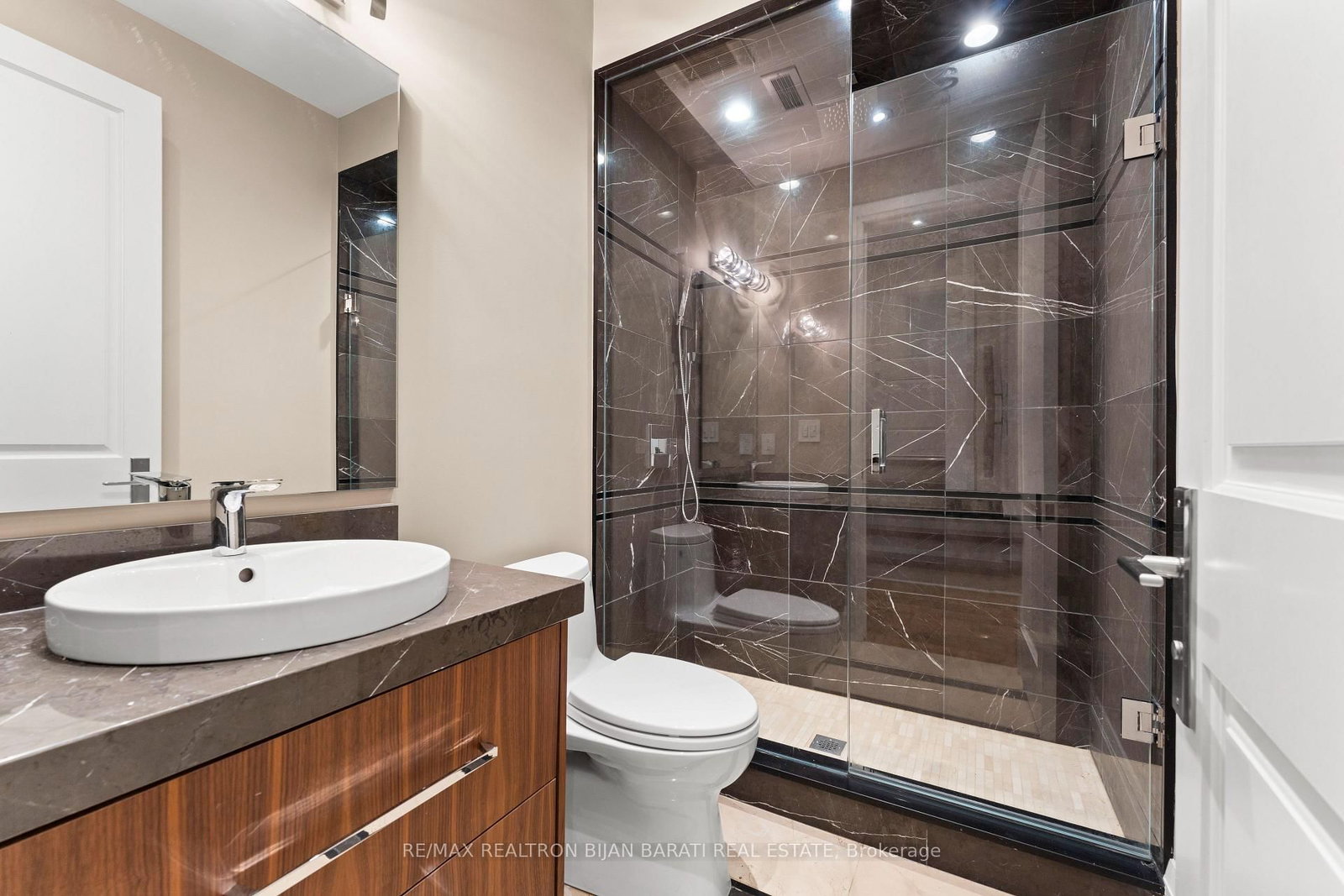 238 St Leonards Avenue • Toronto, ON photo 38