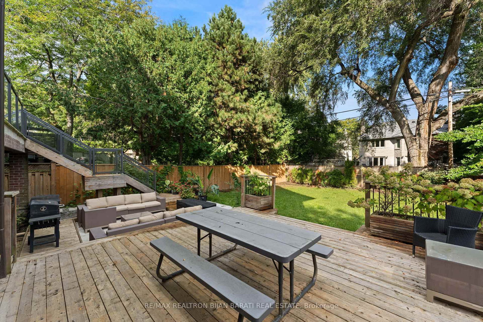 238 St Leonards Avenue • Toronto, ON photo 39