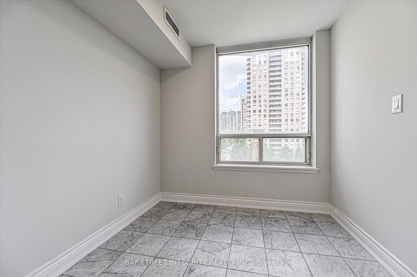 18 Hillcrest Avenue • #602 • Toronto, ON photo 10