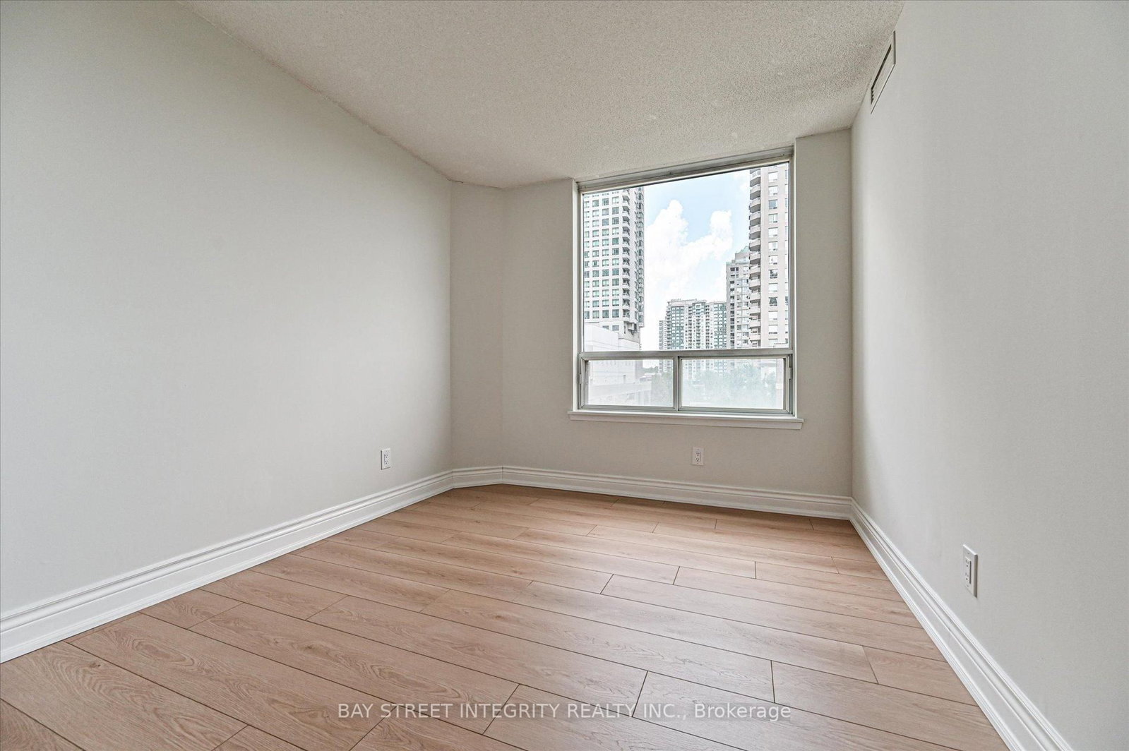 18 Hillcrest Avenue • #602 • Toronto, ON photo 17