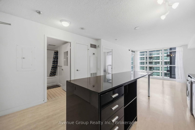 1116 - 19 Singer Court