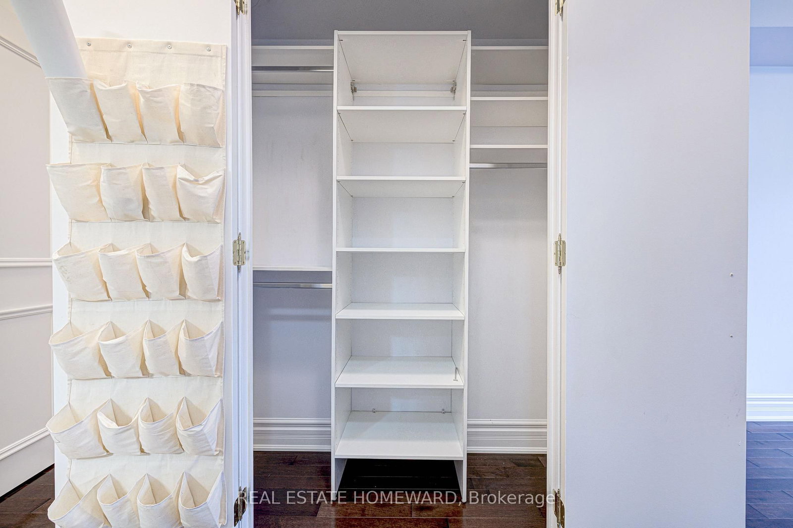 10 OLD YORK MILLS Road • #206 • Toronto, ON photo 15