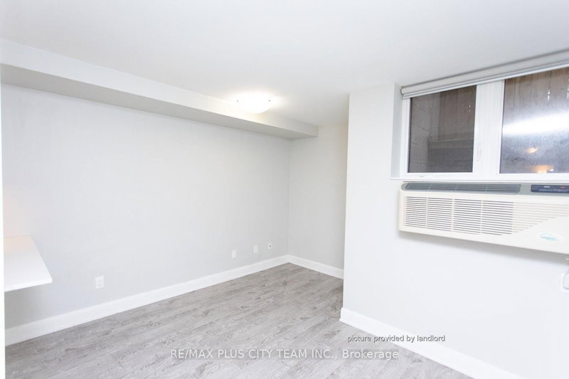 L06 - 686 Bathurst Street