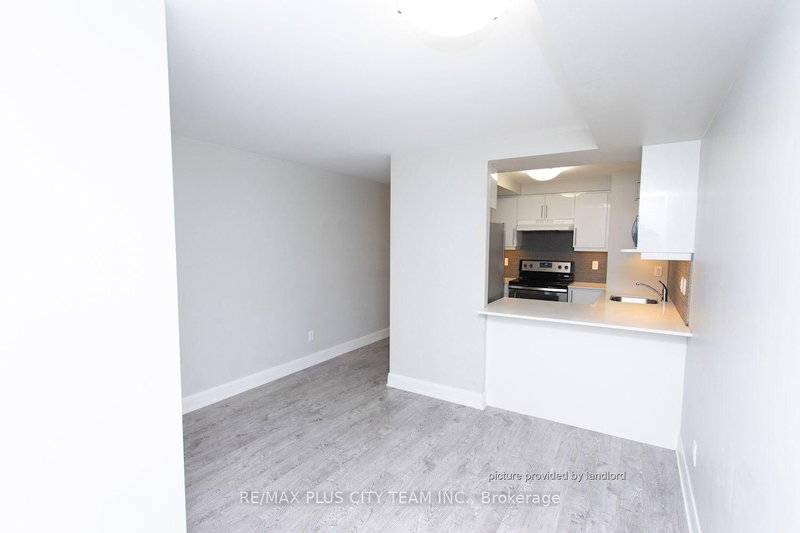 L06 - 686 Bathurst Street