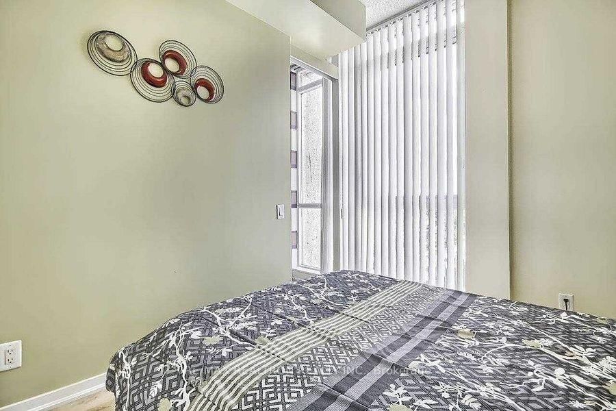 30 Canterbury Place • #1103 • Toronto, ON photo 13
