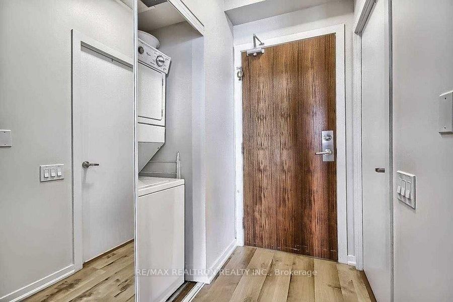 30 Canterbury Place • #1103 • Toronto, ON photo 4