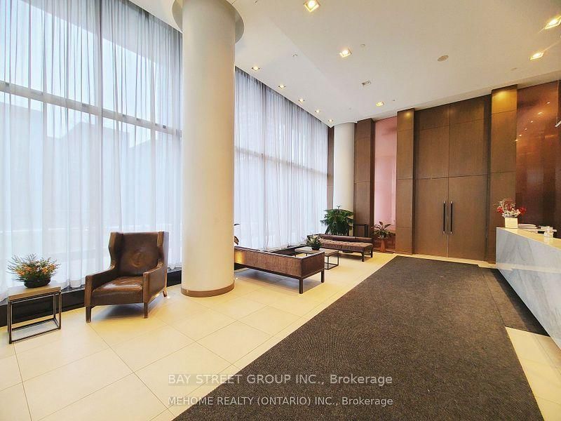 1212 - 121 Mcmahon Drive
