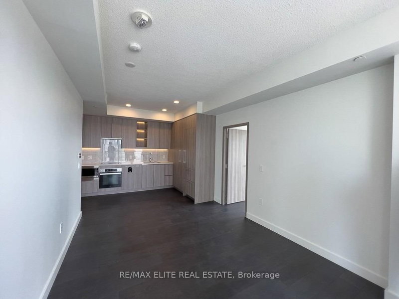 1606 - 85 Mcmahon Drive