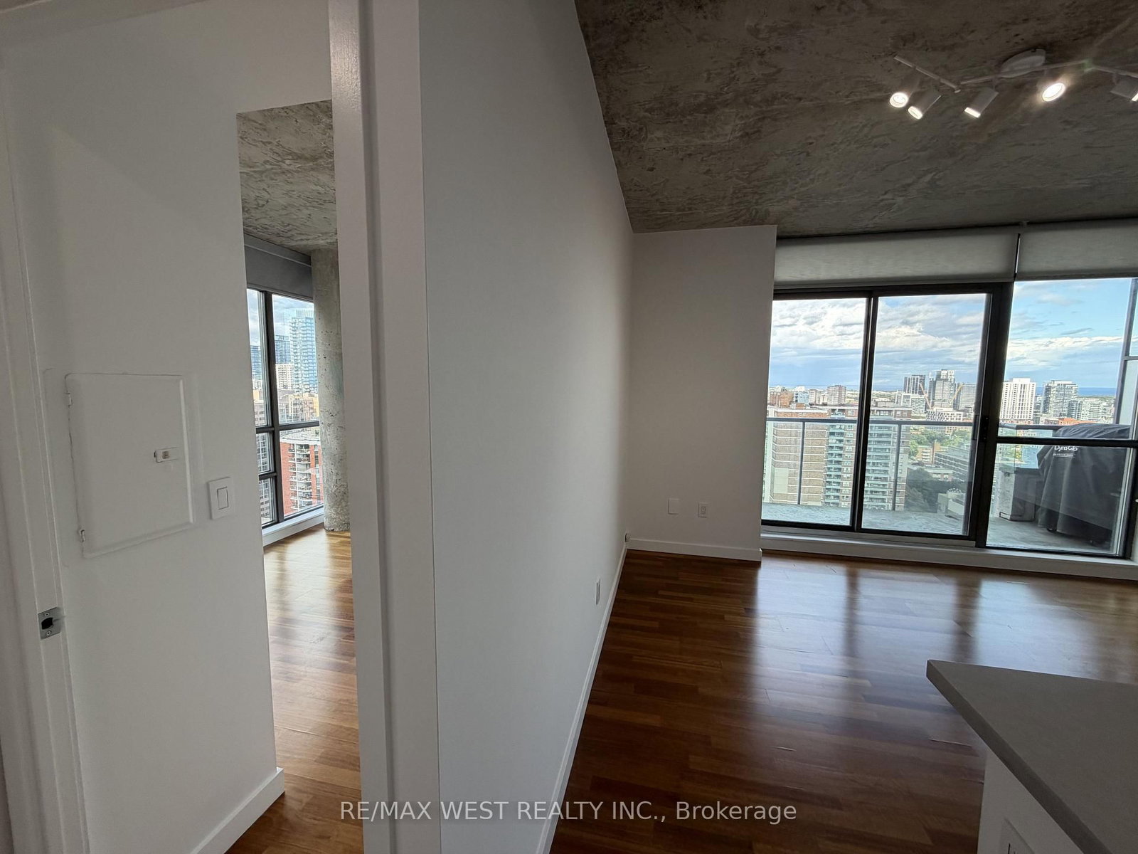 281 Mutual Street • #2408 • Toronto, ON photo 12