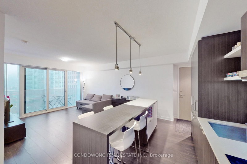 1006 - 88 Harbour Street