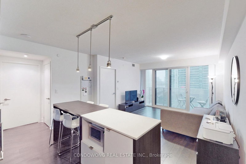 1006 - 88 Harbour Street